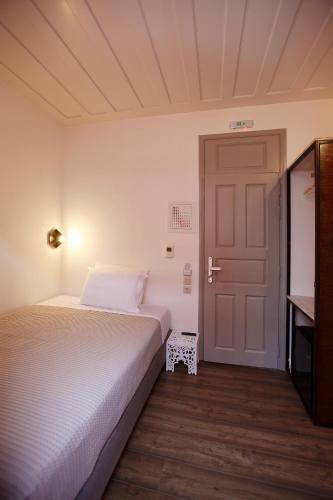Hostal Messini Pension