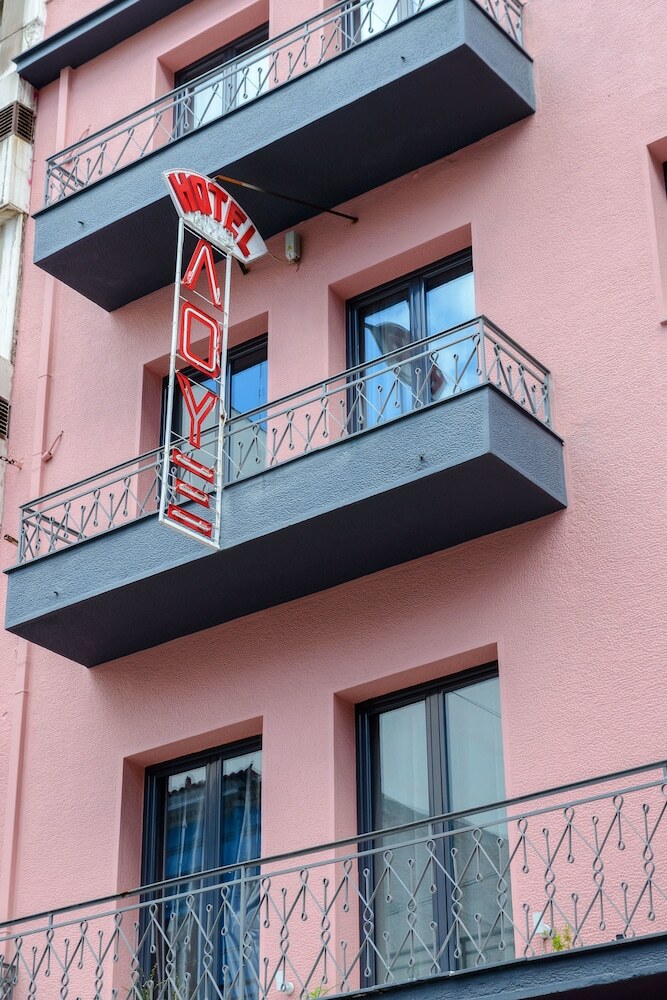 Lux Hotel