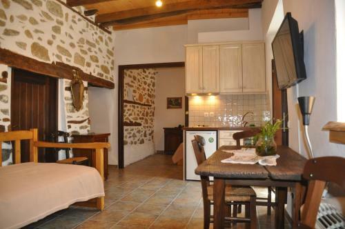 Hostal Sabouko Guest House