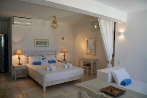 White Blue Houses & Apartments Paros