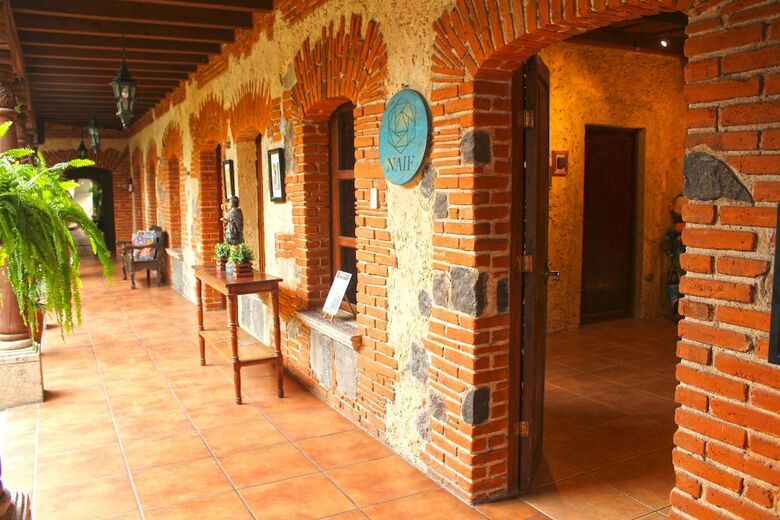 Naif Boutique Hotel & Gallery