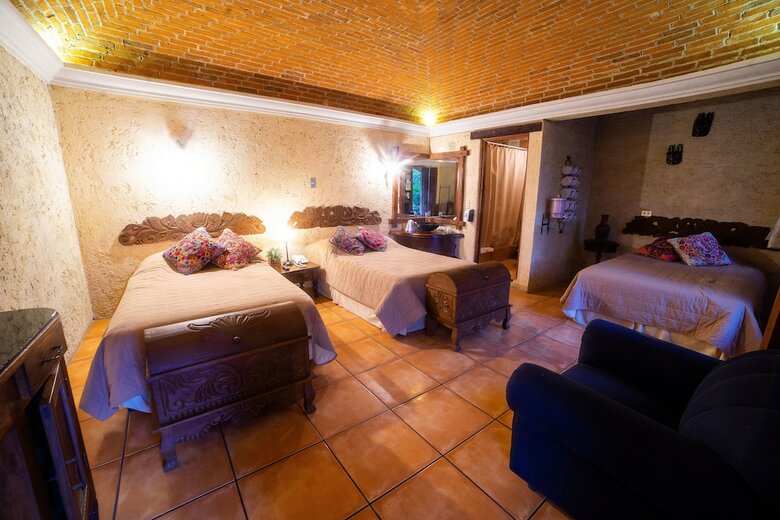 Naif Boutique Hotel & Gallery