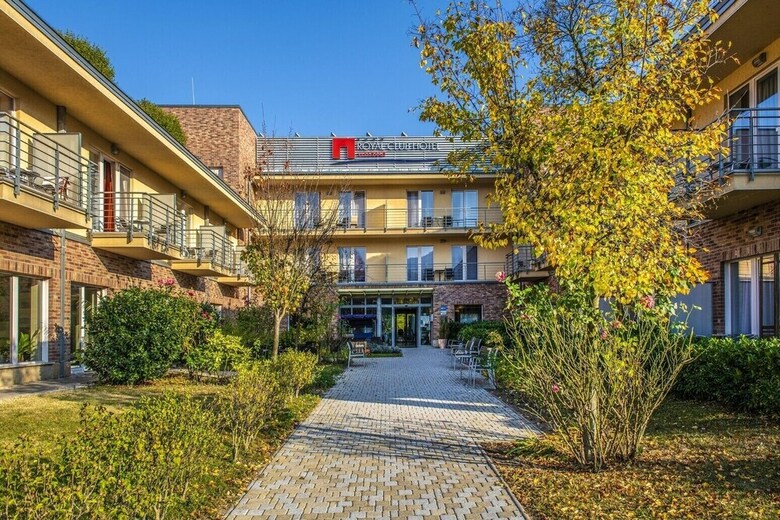 Royal Club Hotel