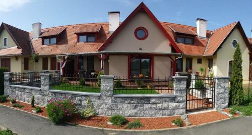 Bor�ka Apartman Lenti