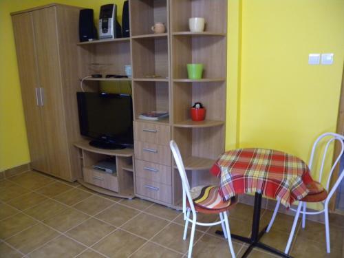 Three-bedroom Holiday Home In Zamardi I