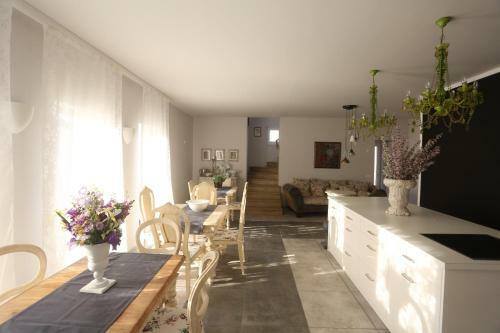 Hostal Pastel Guesthouse