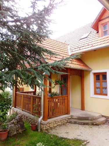 Hostal Katica Vend�gh�z