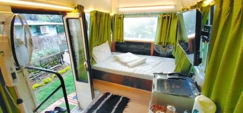 Hotel Toppers Corner