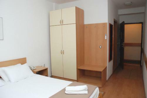 Hotel 7