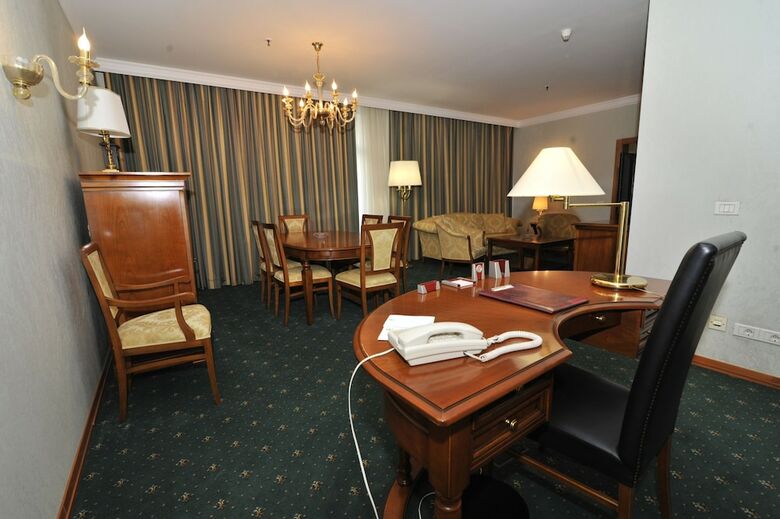 Hotel Holiday Inn Skopje