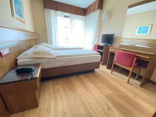 Sunlake Hotel