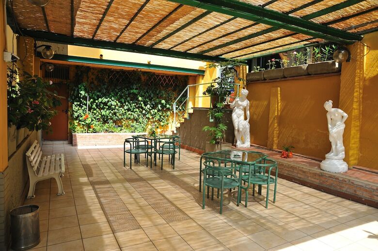 Hotel Salus