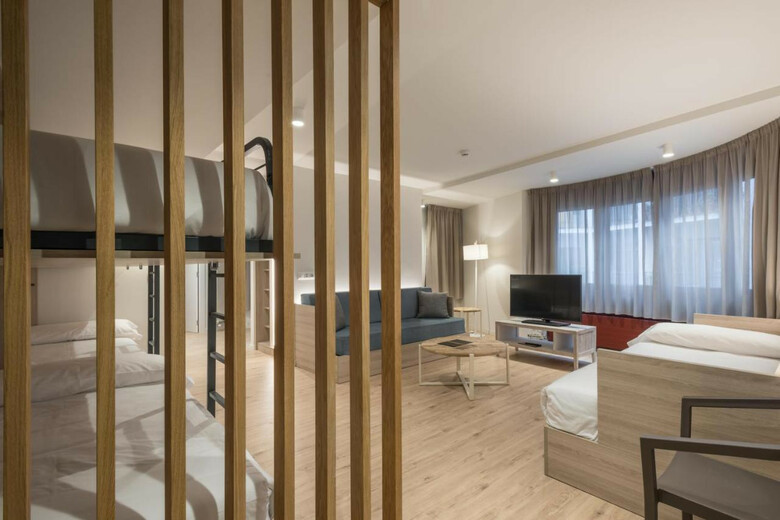 Hotel & Aparthotel Serhs Cosmos