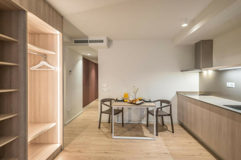 Hotel & Aparthotel Serhs Cosmos