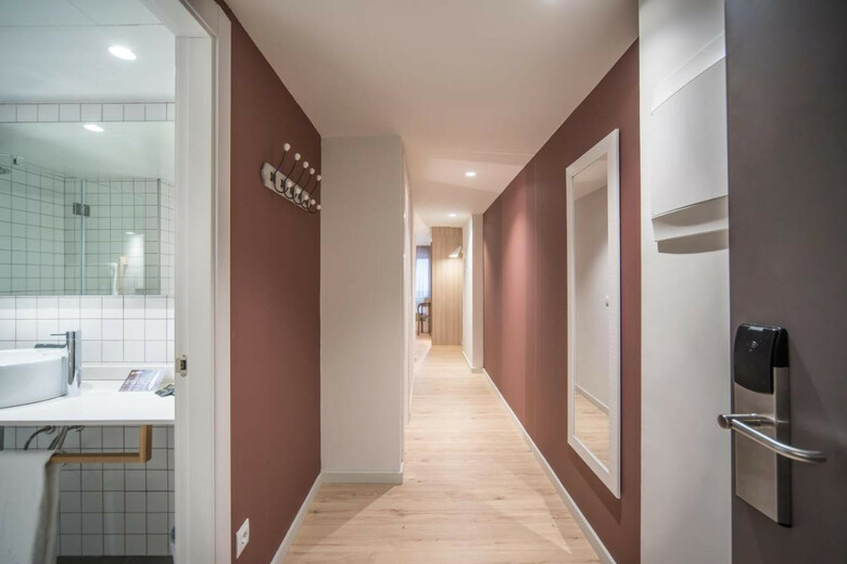 Hotel & Aparthotel Serhs Cosmos