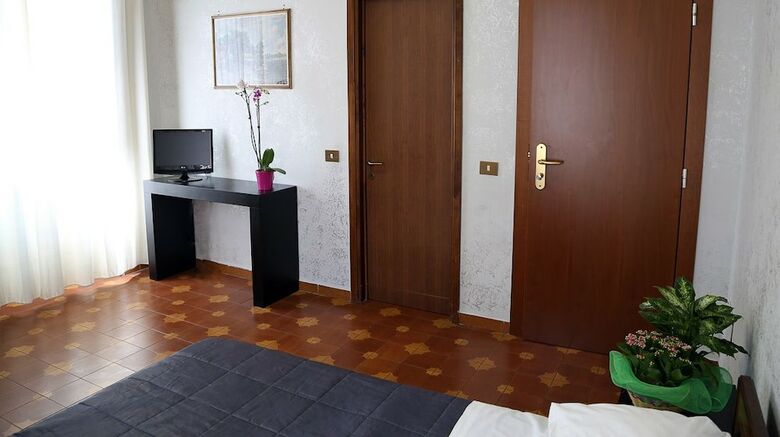 Hotel Roma Room