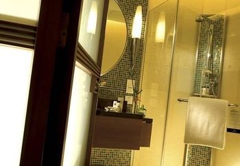 Hotel Renaissance Wuhan
