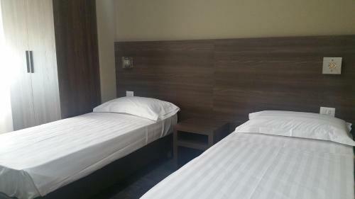 Hll Hotel Lungolago Lecco