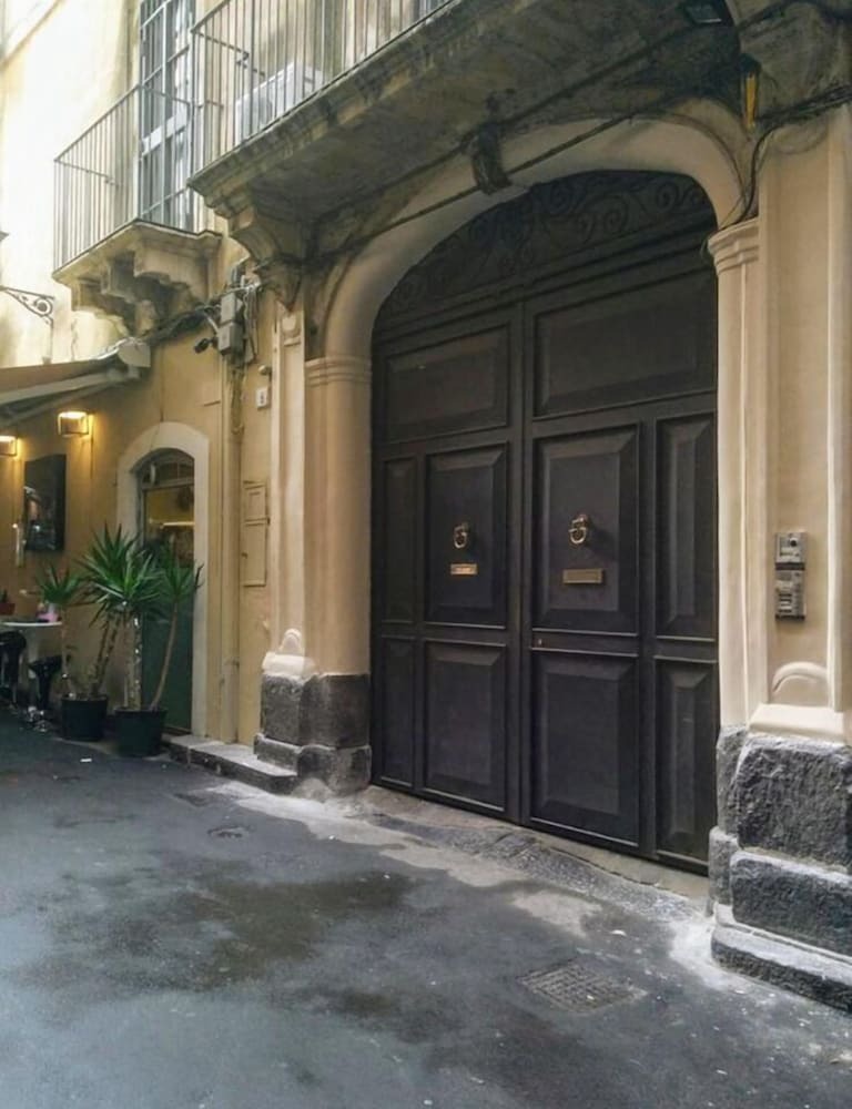 Apartamento Zefnea House