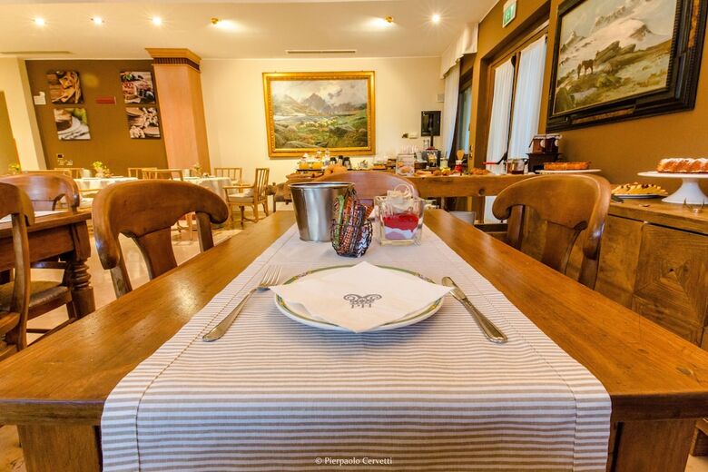 Paradise Hotel & Wellness
