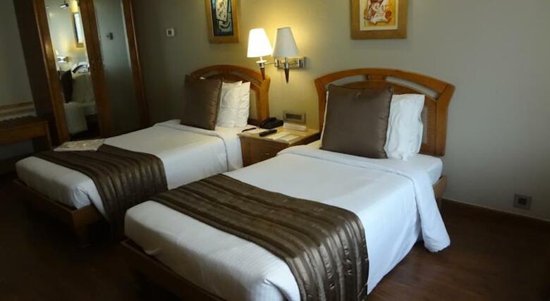 Hotel Sun-n-sand Mumbai