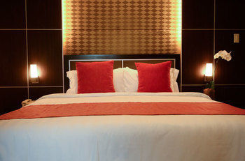 Hotel Orchid Garden Suite Manila