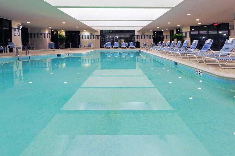 Hotel Crowne Plaza Dulles Airport