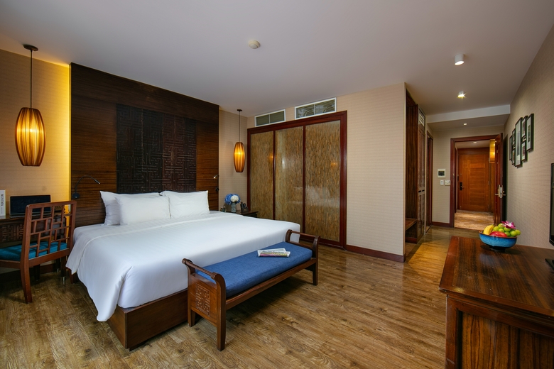 Hotel Serenade