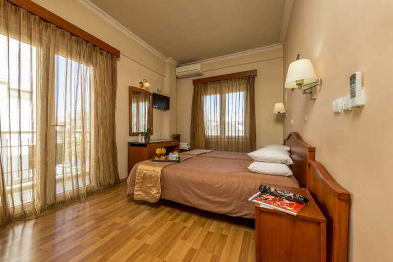 Hotel Lakonia
