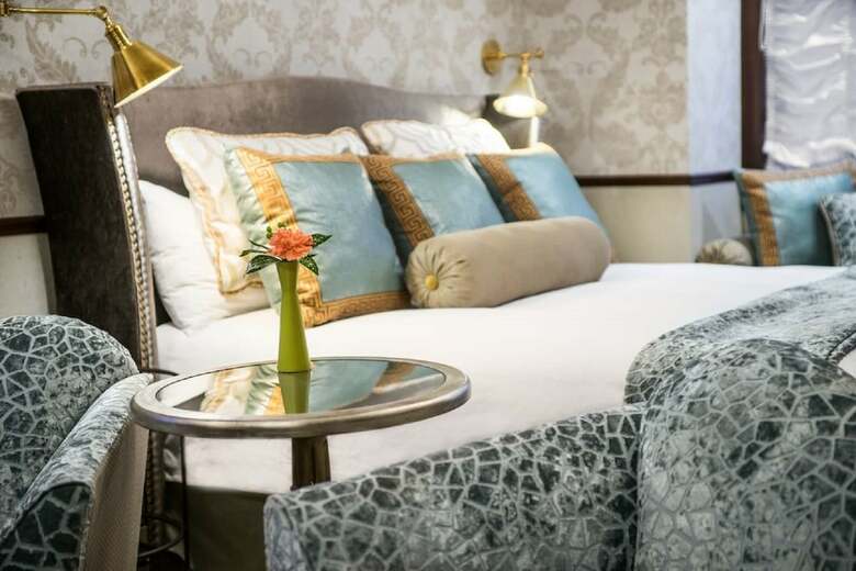 Abigail's Hotel