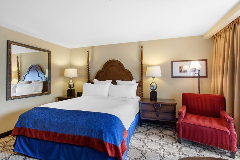 Hotel Montelucia Resort & Spa