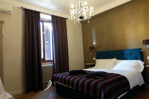 Hostal La Rocca Guest House & Spa