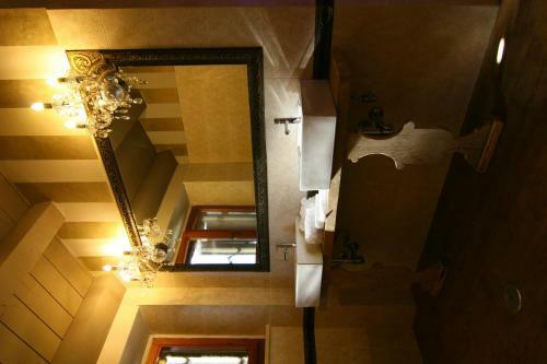 Hostal La Rocca Guest House & Spa
