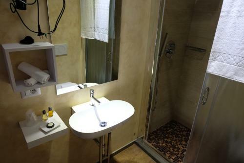 Hostal La Rocca Guest House & Spa