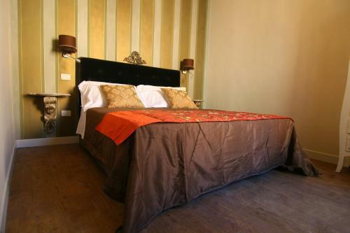 Hostal La Rocca Guest House & Spa