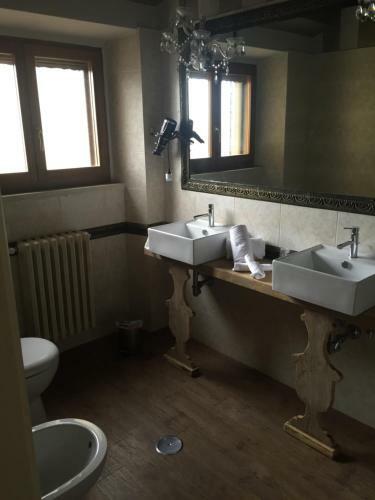 Hostal La Rocca Guest House & Spa