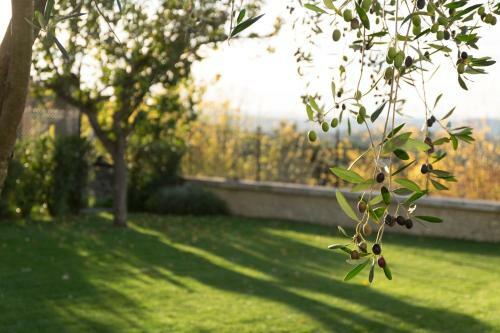 Hostal La Rocca Guest House & Spa