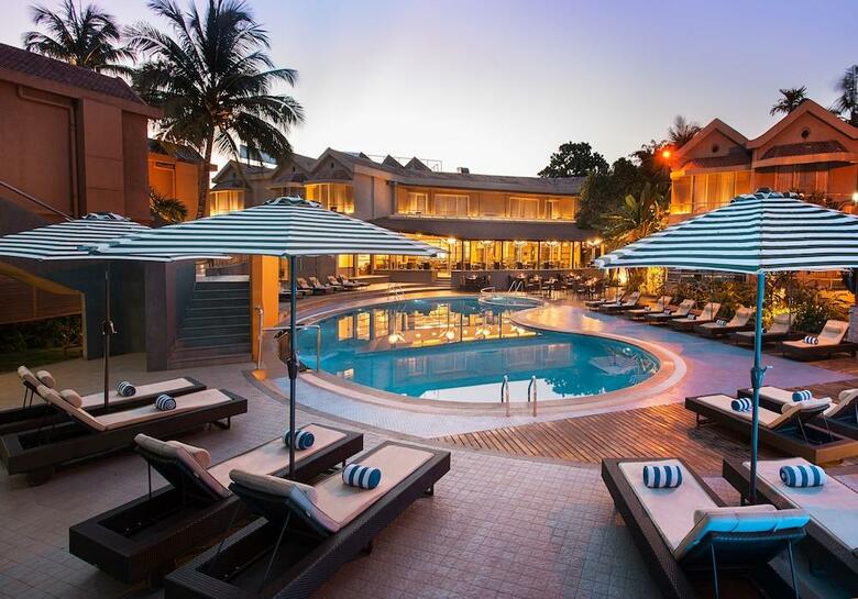 Hotel Whispering Palms Beach Resort