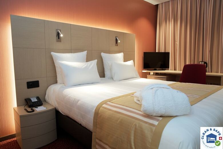 Hotel Nash Airport
