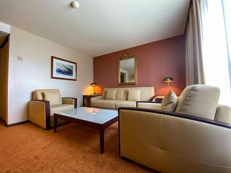 Hotel Nash Airport