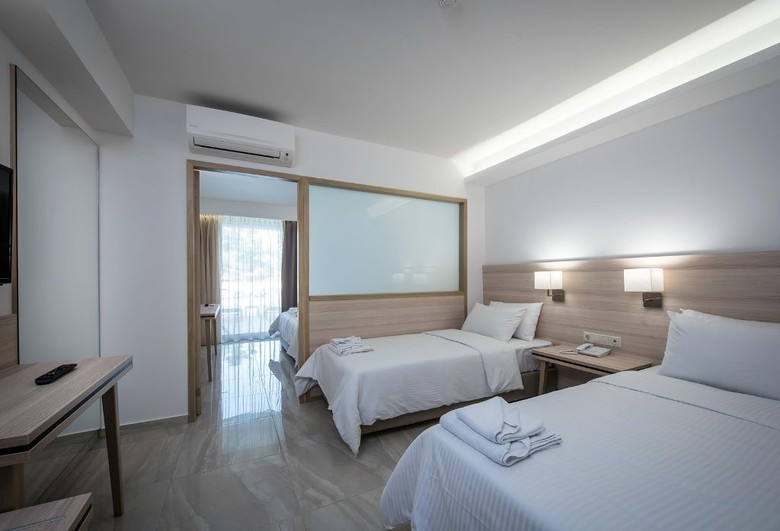 Hotel Gouves Park