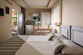 Hotel Irida Apts