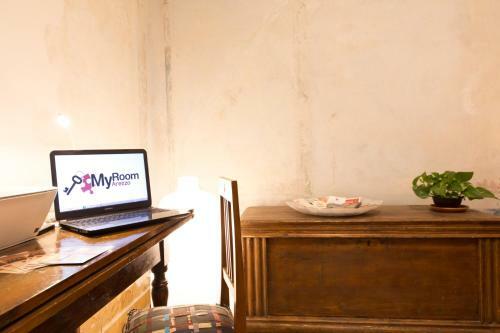 Hostal My Room Old Town Arezzo