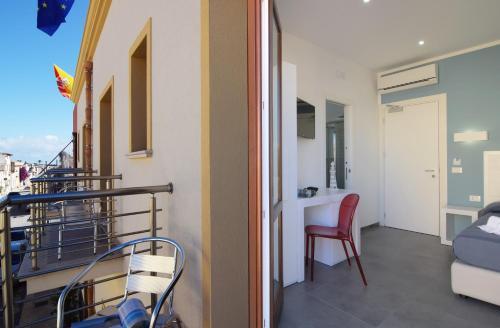 Hotel Pharos