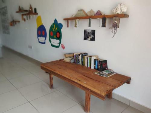Hostal The Crowded House