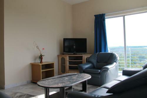 Fullhouse Marina View Villas Apartment