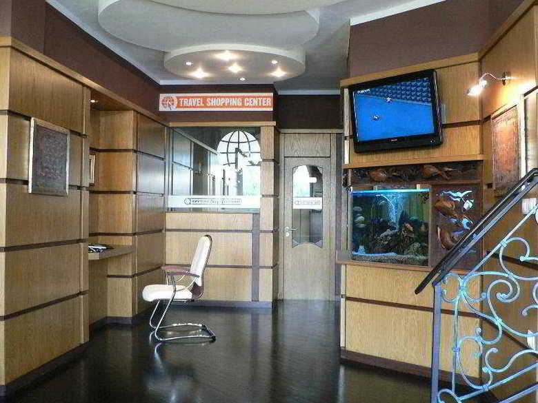 Avion Hotel
