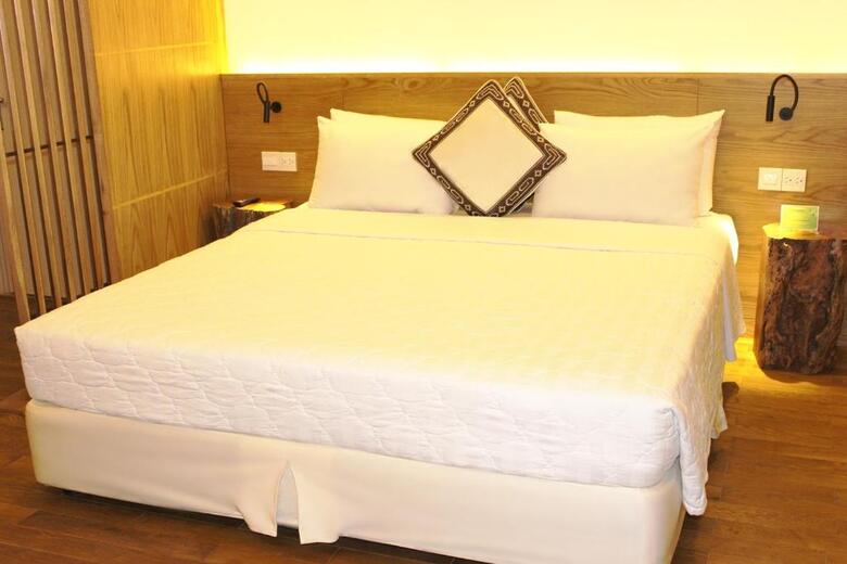 Hotel Que Huong Liberty 3