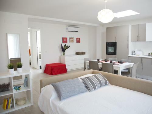Marina's White Apartment