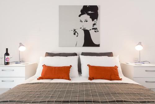 Marina's White Apartment